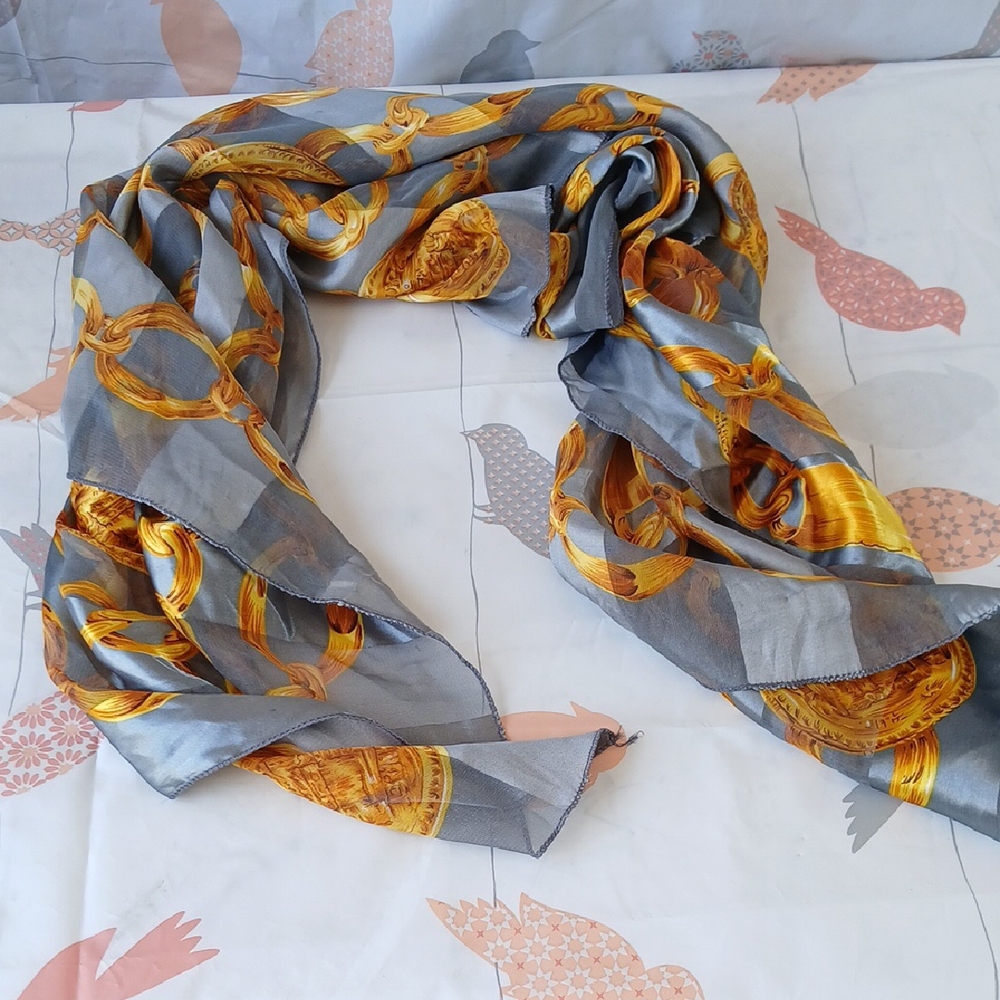 Pre-loved Elegant Gray and Gold Scarf